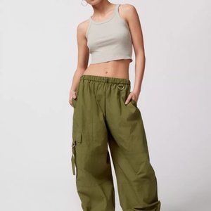 NWT Urban Outfitters Balloon Cargo Pant, M, Moss Green